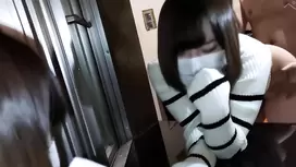 Thick girl is fucked in front of her mirror in doggy
